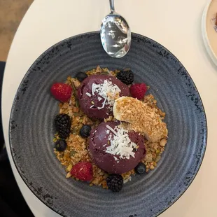 Acai bowl with granola and fruit