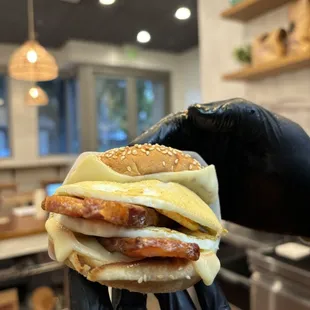 brekkie sandwich