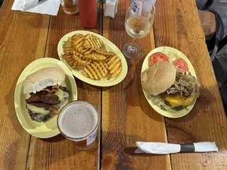 Lori's Bar & Grill