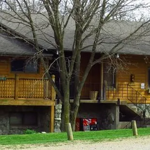 The Chapel can house +200 people, perfect for church or school retreats, large corporate meetings or even family reunions.