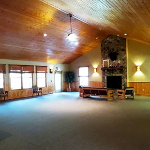 The Lobby areas of Whitetail and Ridgeview lodges are perfect places to hang out, have meetings or even small retreats.