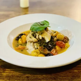 Grouper Campanella&apos;s - Cherry tomatoes, olives, capers, white wine over pasta or broccoli. Superb Winners circle :)...