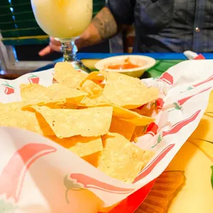 Complementary chips and salsa !