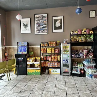 Shopping area/ arcade machine