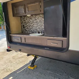 Outdoor fridge n sink (life saver)