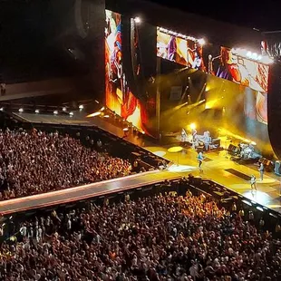 Amazing stage and light show