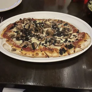 Excellent mushroom pizza
