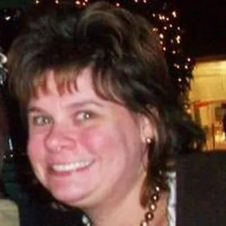 Traci R.