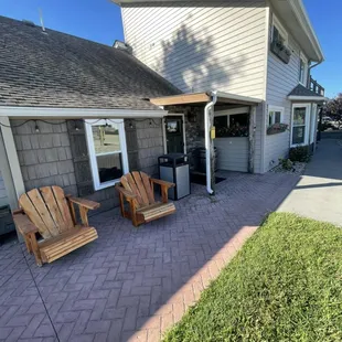 A nice shady seating area to enjoy your coffee in the morning.