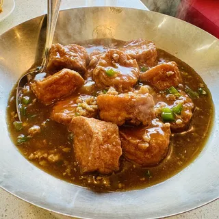 Braised Egg Tofu w.Minced Pork in Hot Pot