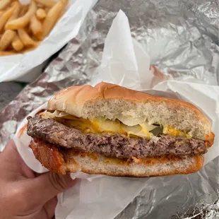 4 oz cheeseburger