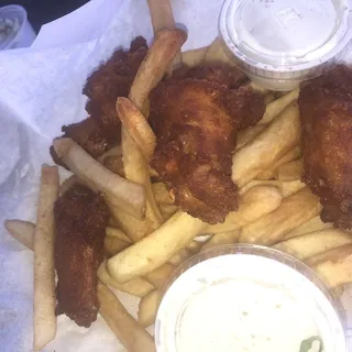 5 Jumbo Buffalo Wings With Fries