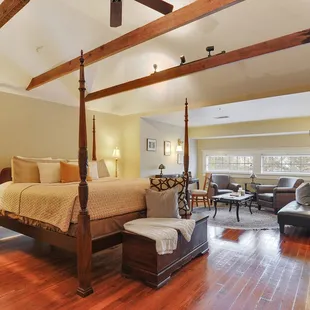 Room #11 Canal Street