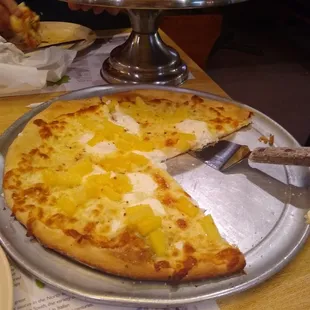 Yummm white pizza with pineapple