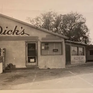 For the owners: my grandfather used to own that building. This pic is from around 1948-1950. He ran it as a bar and cafe.