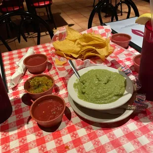 Chips, salsa and their famous guacamole dip. Happy tummy.