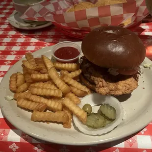 Crispy chicken sandwich