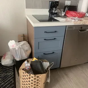 4 day stay and no housekeeping , nice front desk people .