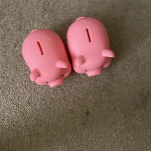 A piggy bank  and a other piggy bank