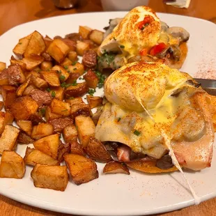 Canela Benedict