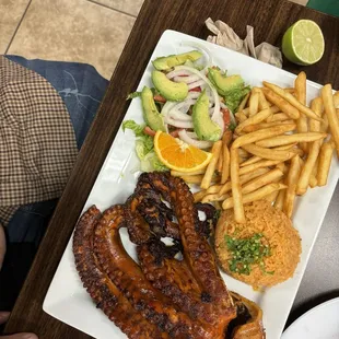 El Pulpo Zarandeado lo dejan en su punto muy delicioso