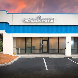 Outfront of Cannabist Brandon