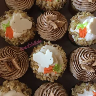 Carrot Cake &amp; Cinnabun Toast Crunch Cupcakes