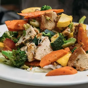 Grilled Veggie and Chicken Salad