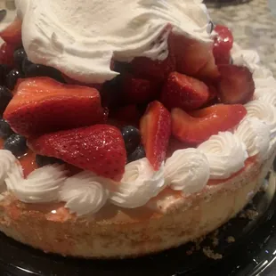 Yummy strawberry cheesecake so so good