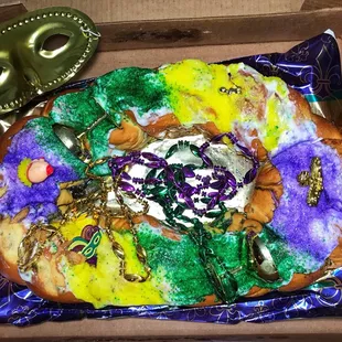 &quot;King Cake&quot; (cinnamon, apples and raisins inside) @ Cannata&apos;s - 1/5/19
