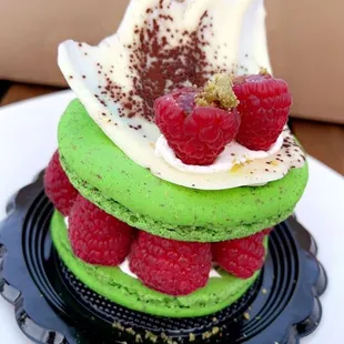 Pistachio macaron