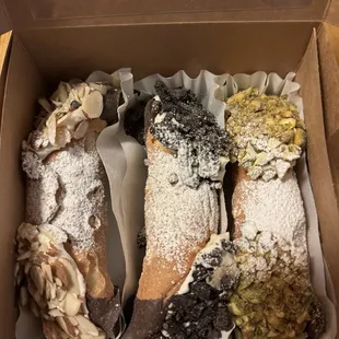 Almond, Oreo &amp; Pistachio Cannoli