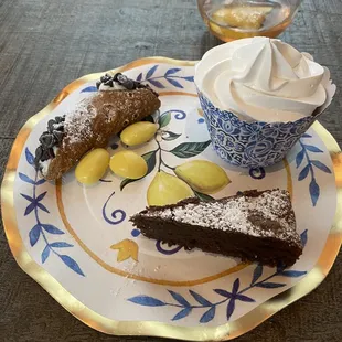 Mini cannoli with chocolate chips