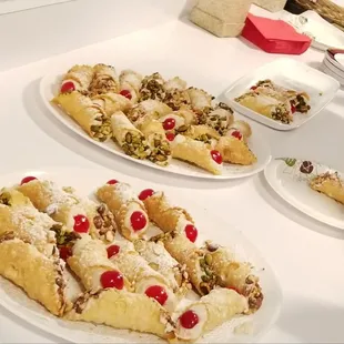 Ready...set...cannoli!!