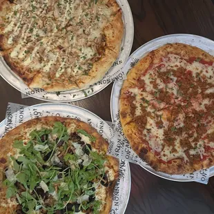 HANDCRAFTED 16″ PIZZAS