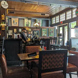 A great atmosphere, pub with lots of dark wood and a great bar, lots of Irish memorabilia, great beer and usually no waiting!