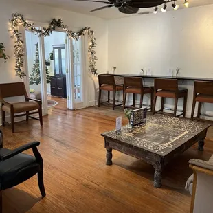 Another seating area with puzzles too