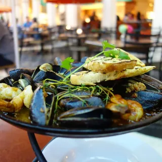 Oven Roasted Mussels and Shrimp*