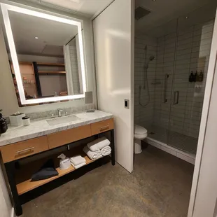 Room 320 bathroom