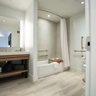 Guest room bath
