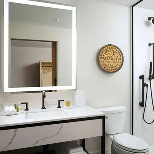 Guest room bath