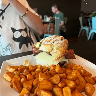 Cinnamon Roll burger