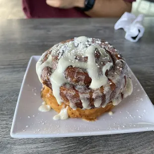 Cinnamon roll muffin