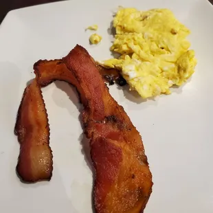 Side of scrambled eggs with bacon