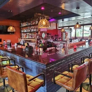 Bar to pool