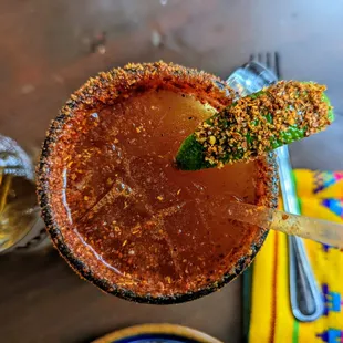 a close up of a margarita