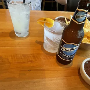 La Vida Ranch Water &amp; Blue Moon - Domestic