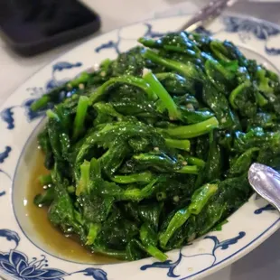 Sauteed Snow Pea Tips @tiffhuangry