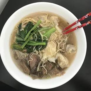 Wonton &amp; Beef Brisket Noodle Soup - Medium [$10]