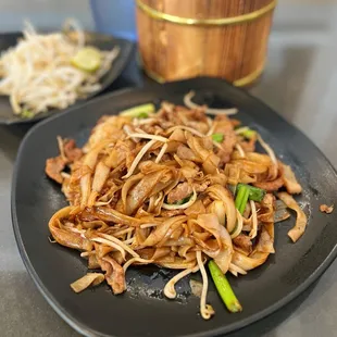 HK style beef chow fun